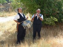 Padre e hijo son toda una orquesta.